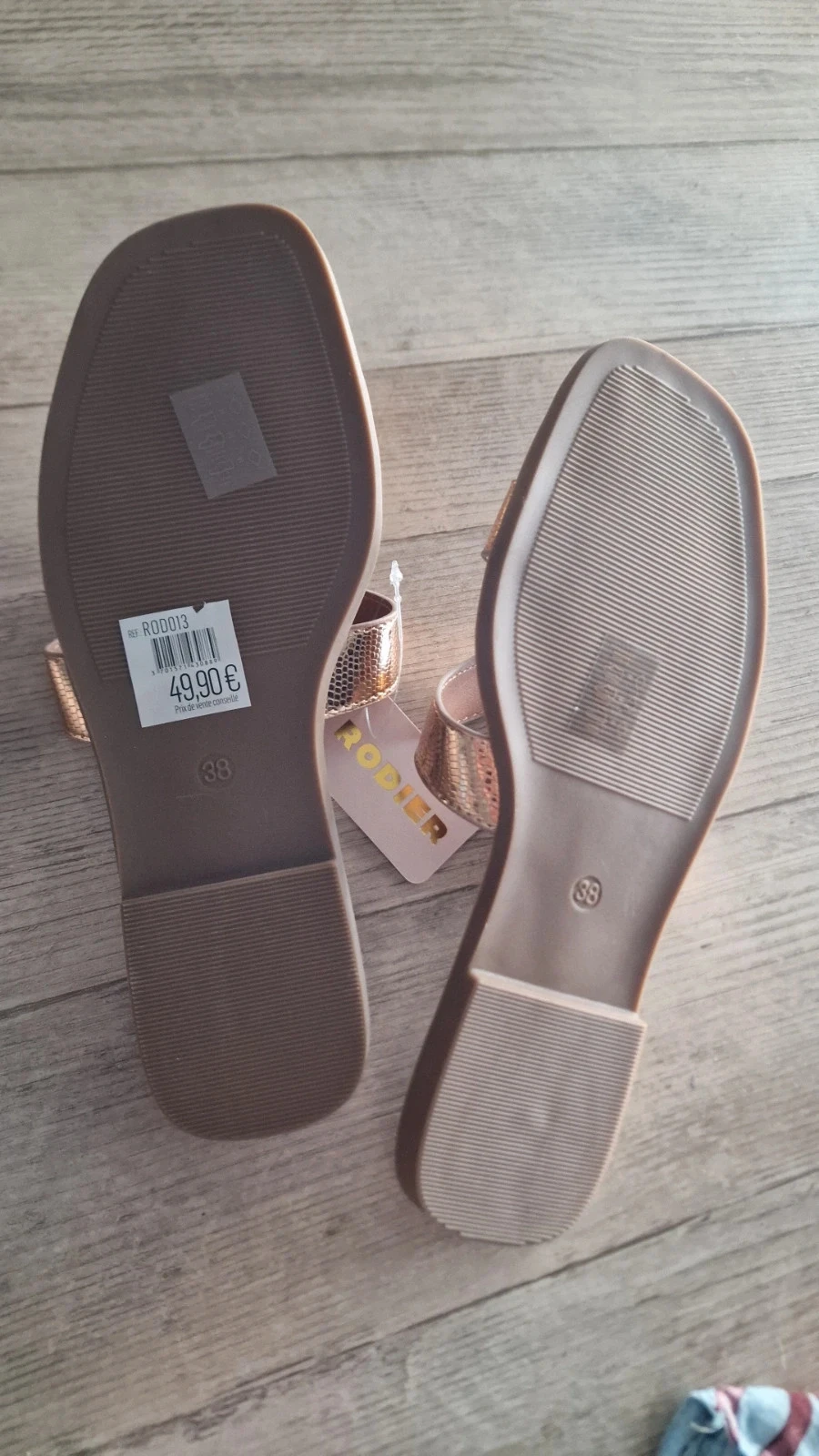 Stunning Rodier Paris sandals in rose gold. – photo 9